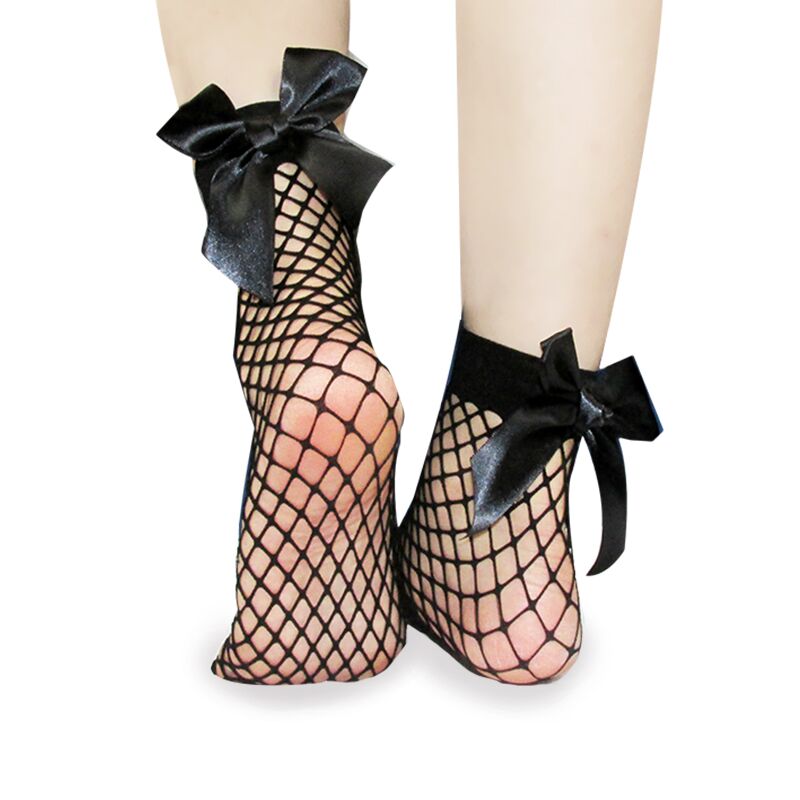 
            
                Load image into Gallery viewer, These trendy fish net ankle socks are the perfect addition to any of our causal or classic collections. Depending on the size of your child, these socks can fit our baby diva&amp;#39;s (up to calf) or our tween diva&amp;#39;s (ankles). Each fish net sock has a big bow on the back.  One size fits all - available in white or black
            
        